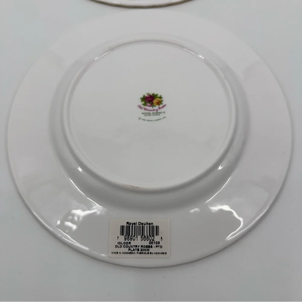 Royal Albert NWT Old Country Roses Salad Plate Set of 2